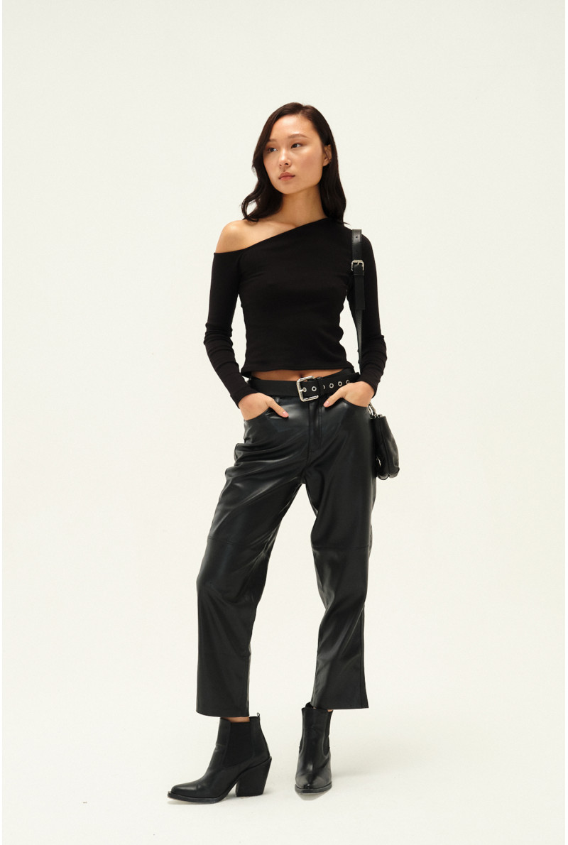 REMERA ASIMETRICA M/L KYLIE