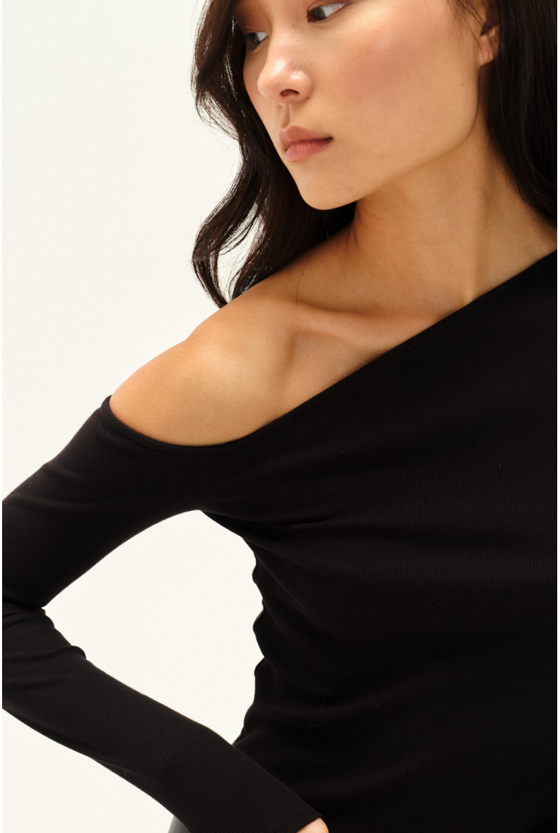 REMERA ASIMETRICA M/L KYLIE