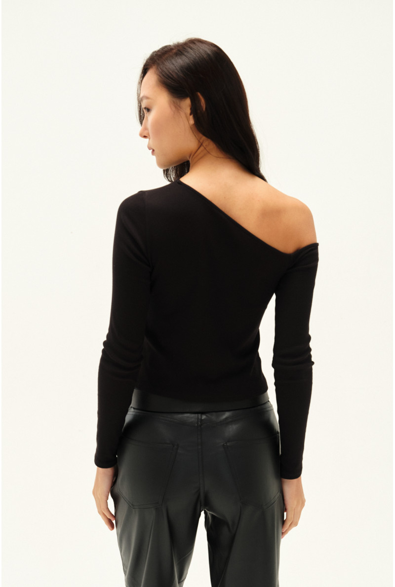 REMERA ASIMETRICA M/L KYLIE