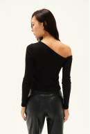 REMERA ASIMETRICA M/L KYLIE
