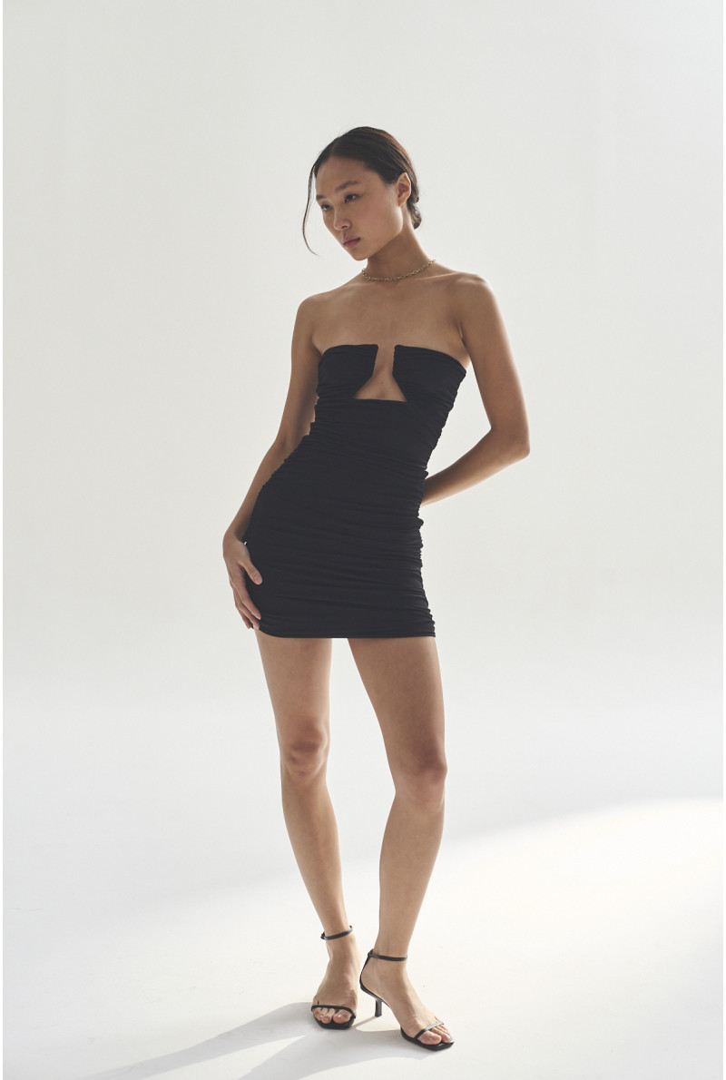 VESTIDO CORTO STRAPLES OLIVIA