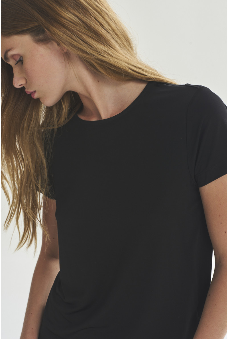 REMERA C/R OLIVER