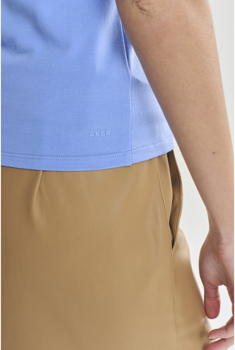 REMERA V M/C NEIL