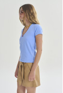 REMERA V M/C NEIL