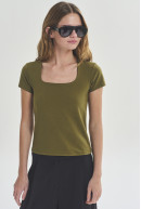 REMERA C/CUADRADO M/C NEIL