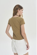 REMERA C/CUADRADO M/C NEIL