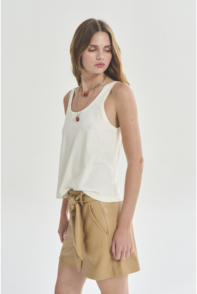MUSCULOSA U CORA