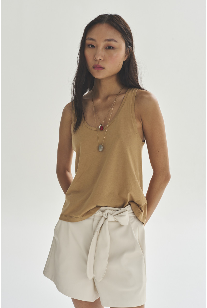 MUSCULOSA U CORA