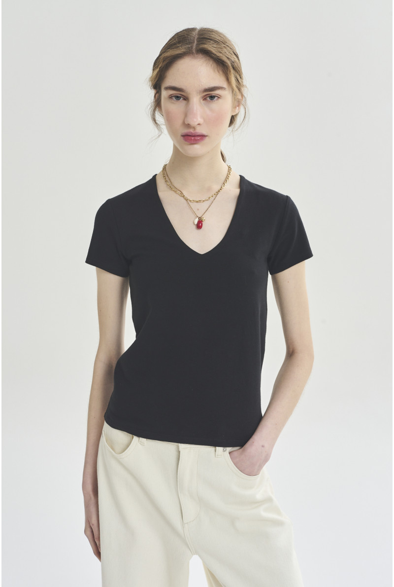 REMERA V M/C NEIL