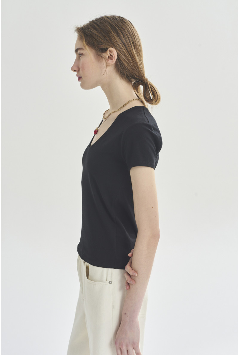 REMERA V M/C NEIL