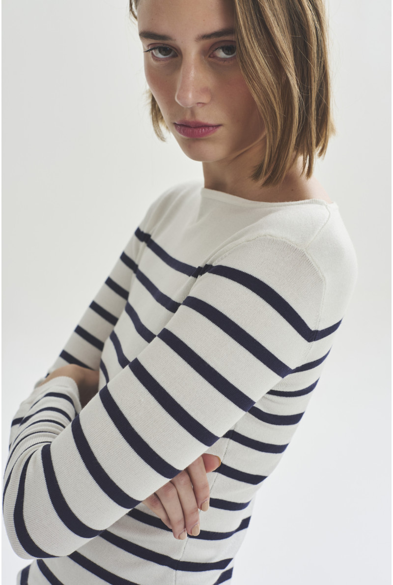 SWEATER C/BOTE M/L DORIS