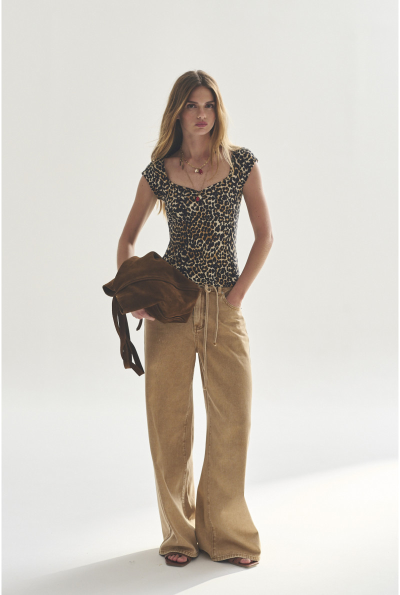 REMERA NINA