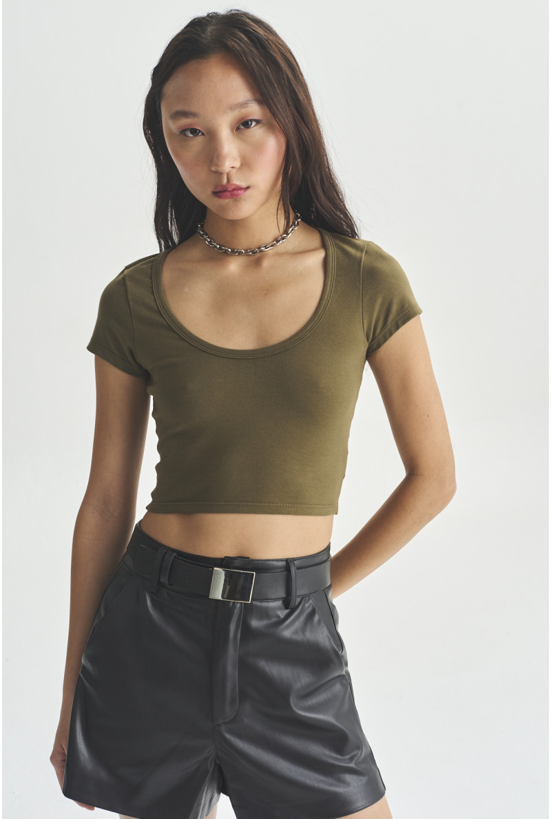 REMERA CORTA OLIVIA
