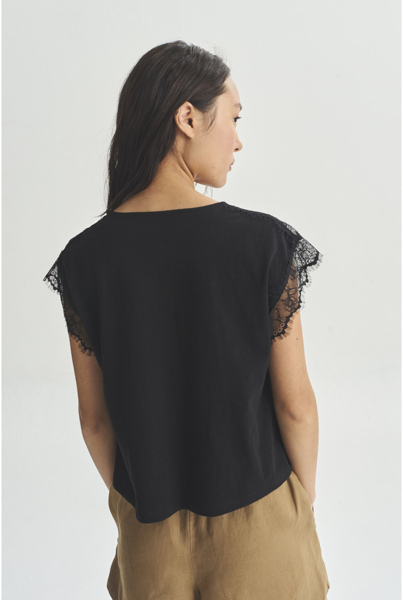 REMERA C/R KYLIE