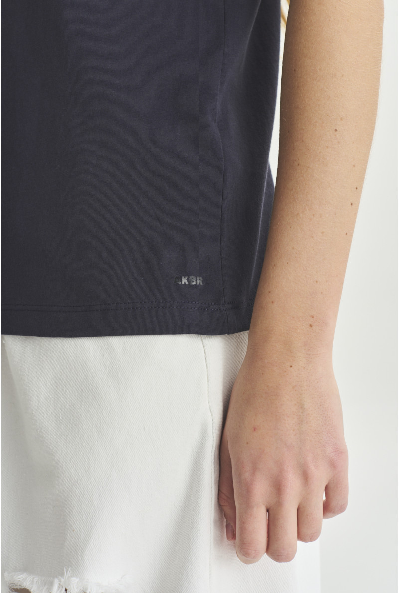 REMERA V M/C KURT