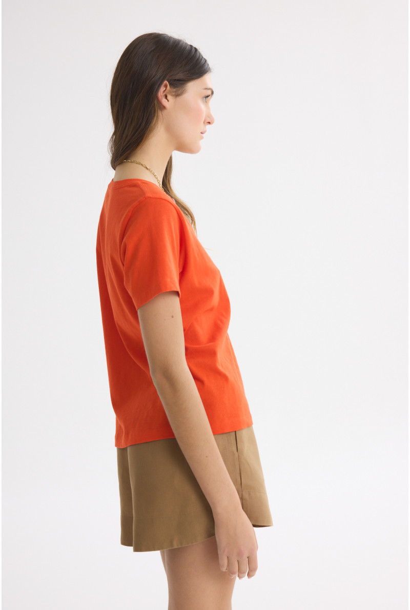 REMERA V M/C KURT