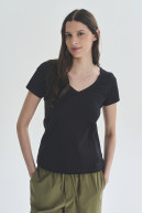 REMERA V M/C ARIANA