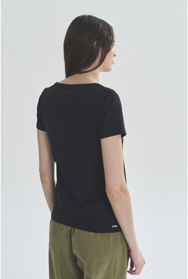 REMERA V M/C ARIANA