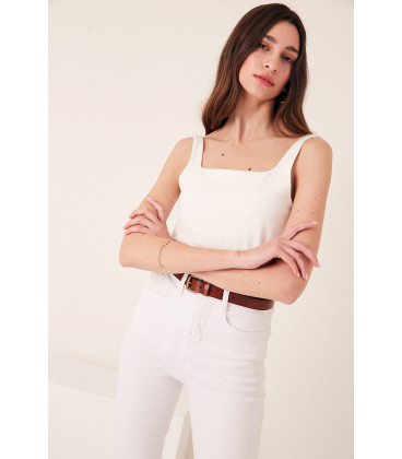 MUSCULOSA C/CUADRADO COLE