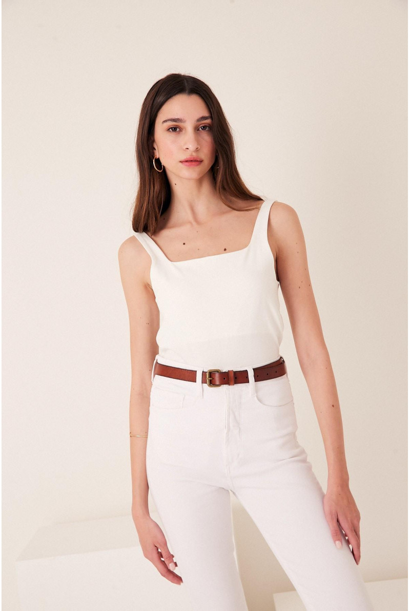MUSCULOSA C/CUADRADO COLE