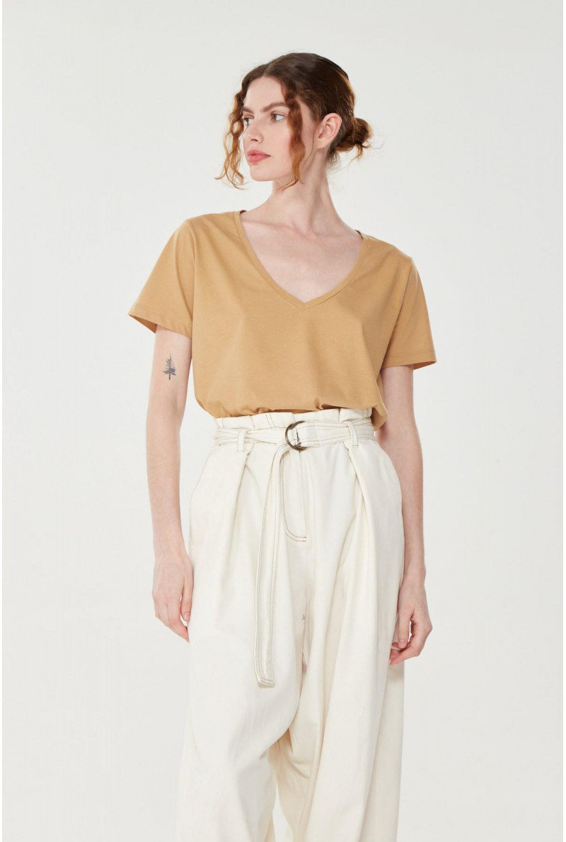 REMERA V M/C CALA