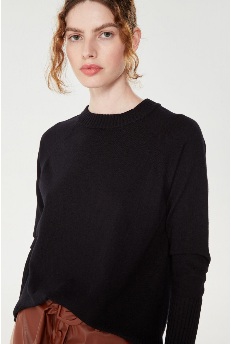 SWEATER C/R M/L BENNY