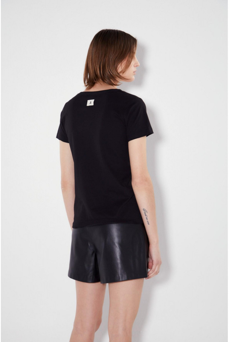 REMERA V M/C CORA
