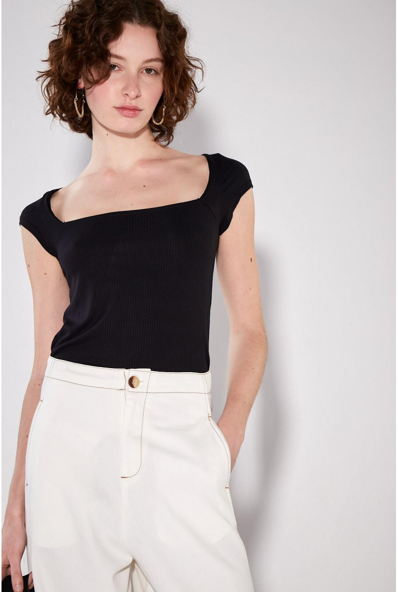 REMERA C/CUADRADO MATILDA